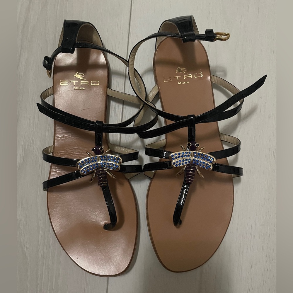 Etao sandals